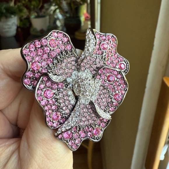 KENNETH J LANE VINTAGE PANSY FLOWER BROOCH/PIN SWAROVSKI CRYSTALS - Picture 3 of 6